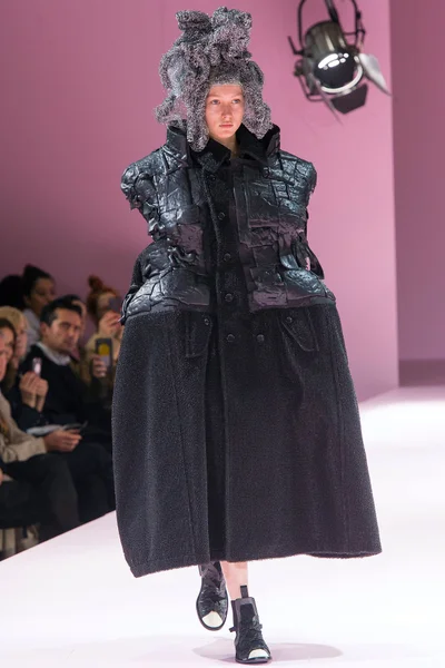 Look 17